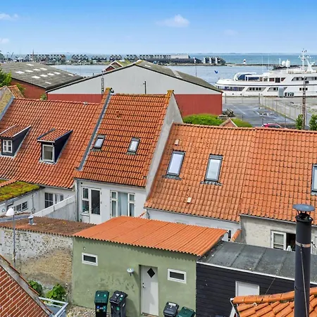 Swarthofthi - 90m From The Sea By Interhome Feriehus *